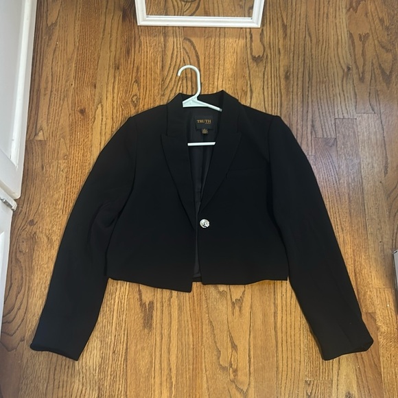 Truth by Republic Cropped Blazer - Picture 1 of 10